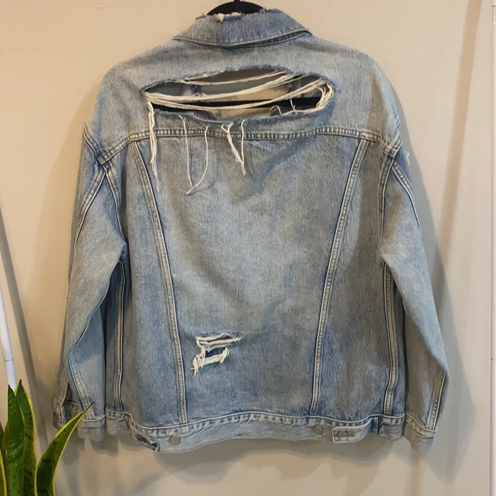 Levi’s Oversized Light Denim Boyfriend Jacket | Size 40 - Picture 2 of 2